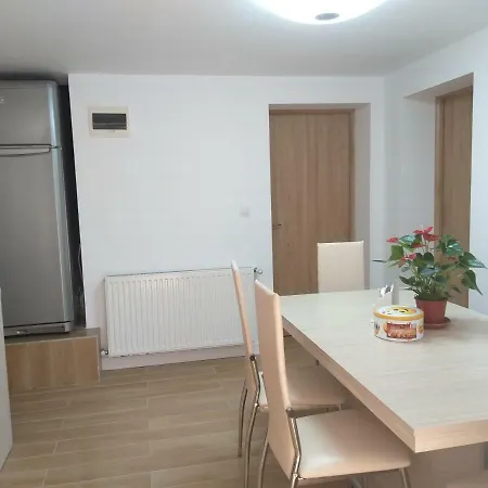 Apartament Gospodarilor 14 דירה